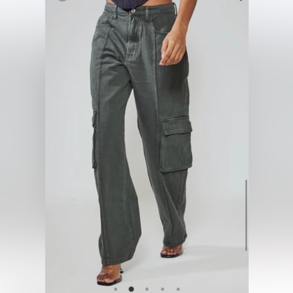 Blue jeans-US 12 
Sand cargo pants-US 10
Green khaki pants-US 10